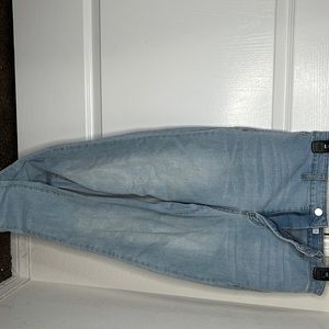 light wash skinny jeans